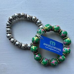 2 Angela Moore Hand Painted Beads Stretch Bracelets Green frogs NEW; Silver Bead